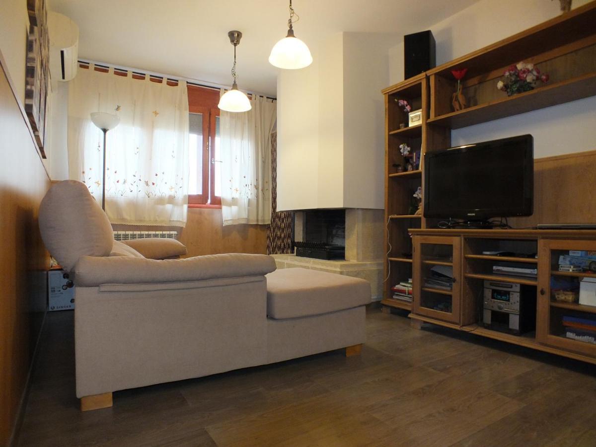 La Llar De Peramola Apartment Bagian luar foto