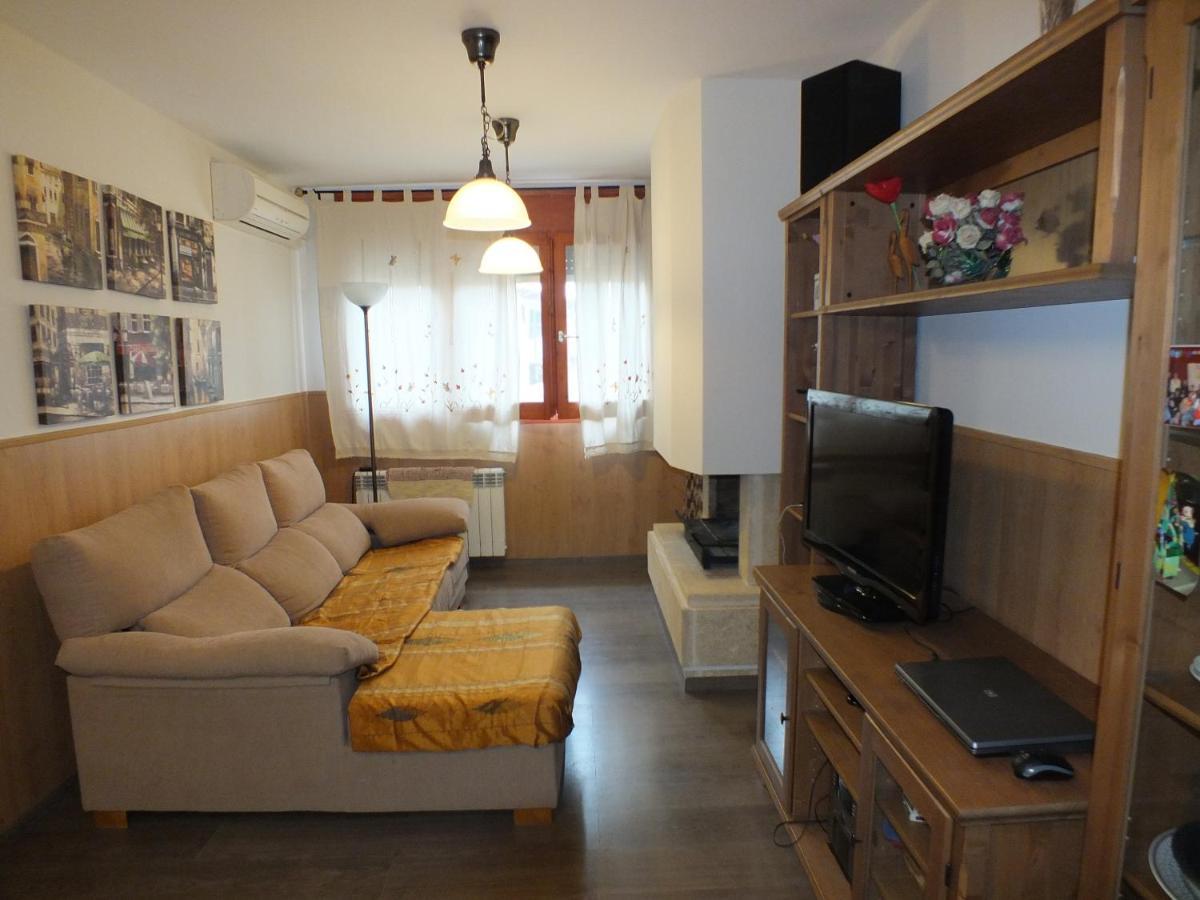 La Llar De Peramola Apartment Bagian luar foto